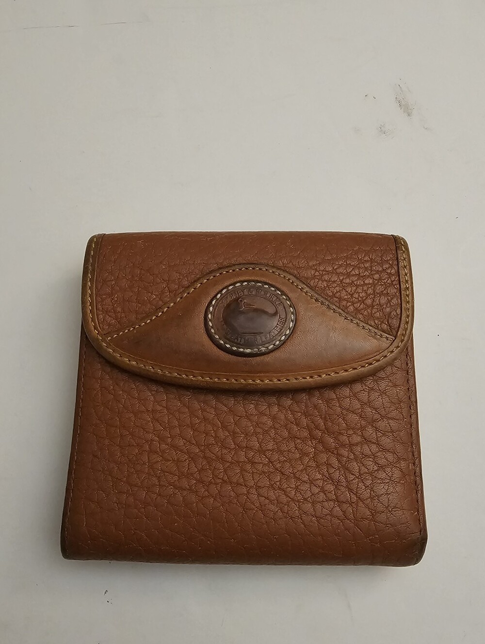 Dooney & Bourke Vintage Brown Leather Wallet - Classic Bi-Fold